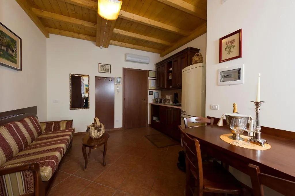 Locanda Ristorante Al Cardellino Bardolino Apartahotel