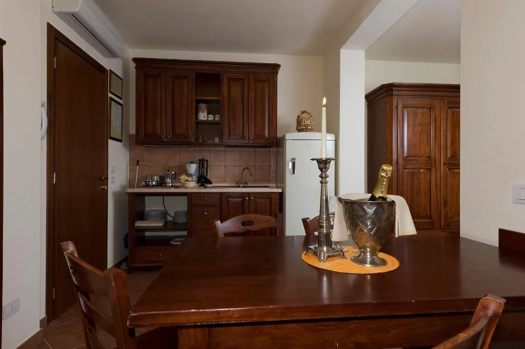 Locanda Ristorante Al Cardellino Aparthotel Bardolino